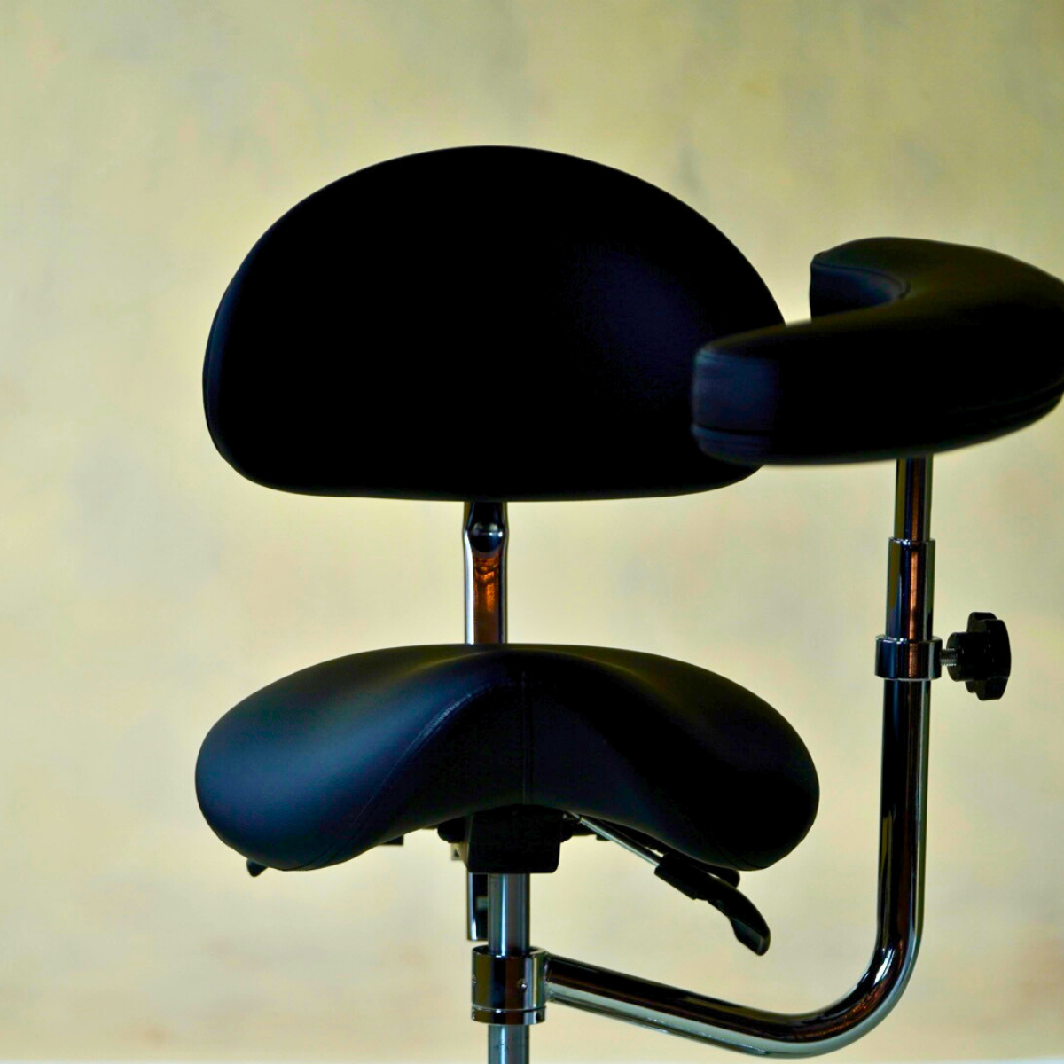 Saddle Stools - Shop USA 🇺🇸
