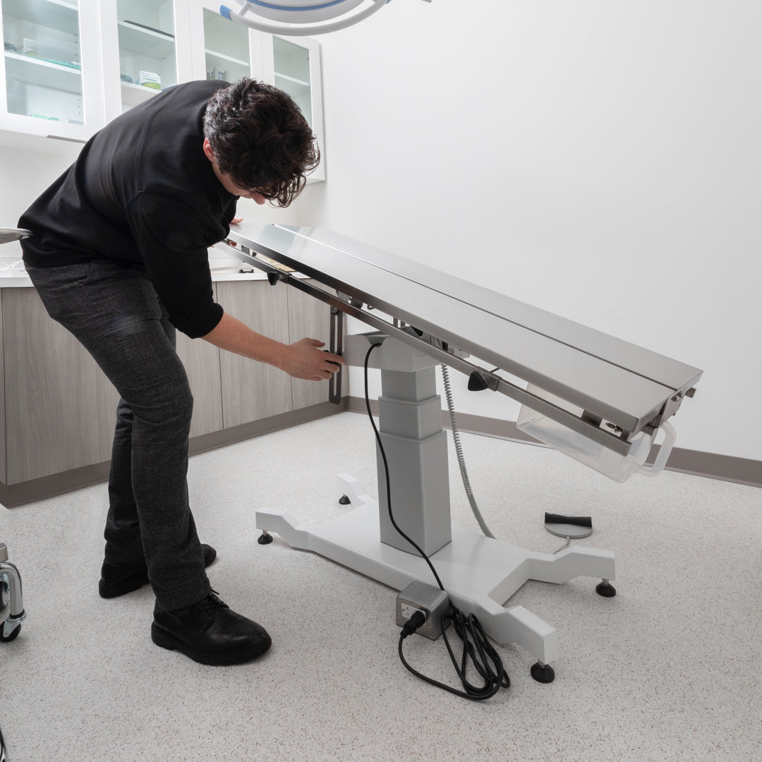 Table vétérinaire universelle FT-886 — Table d'opération V-top avancée