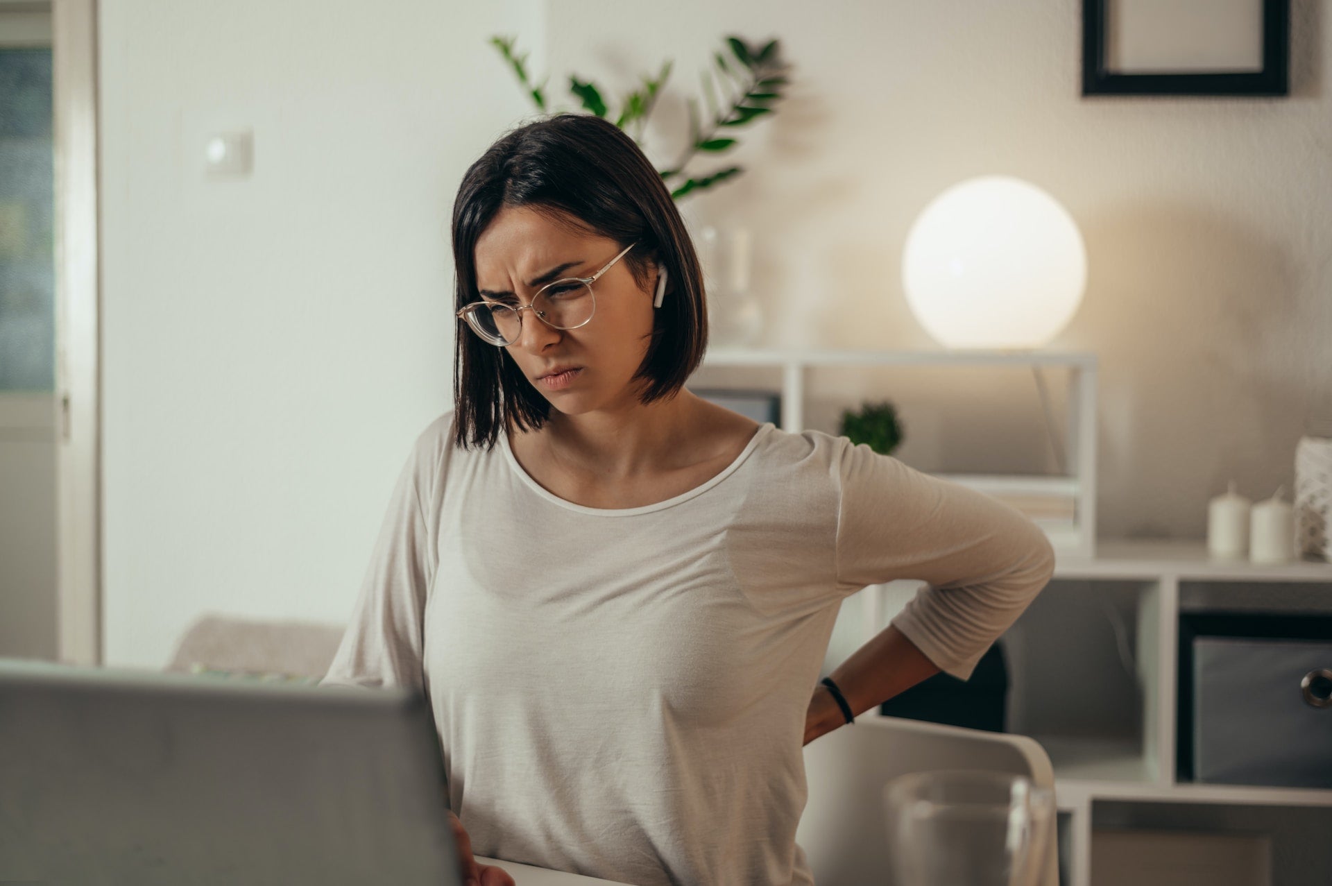 Back Pain Solutions: Comparing Saddle Stool and Office Chair