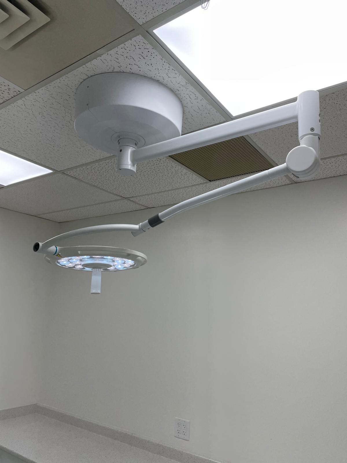 PN-400 LuminaPro, lampe d'examen/de procédure fixée au plafond