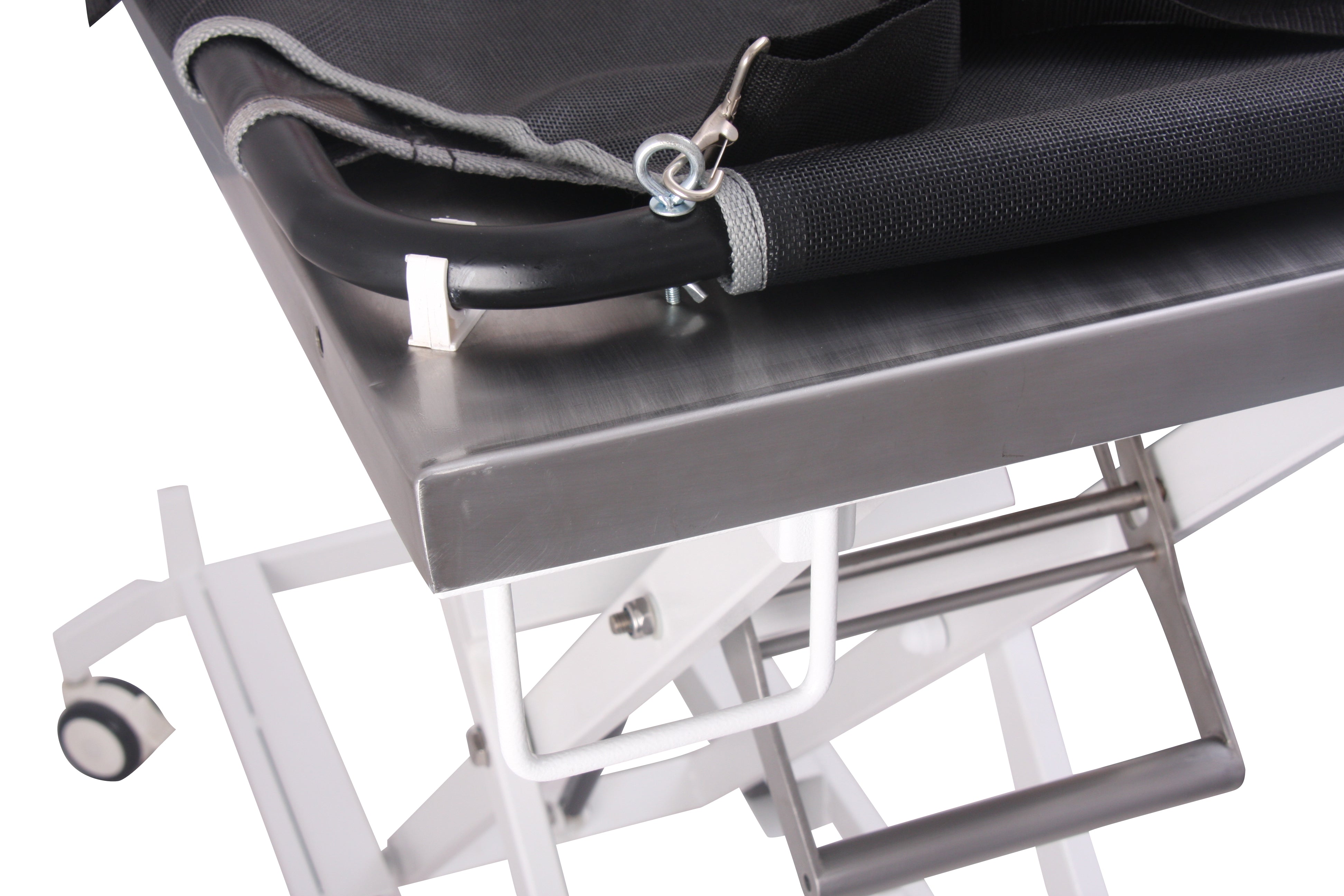 Showcasing the one-act lift system with automatic locking latch and quick release.